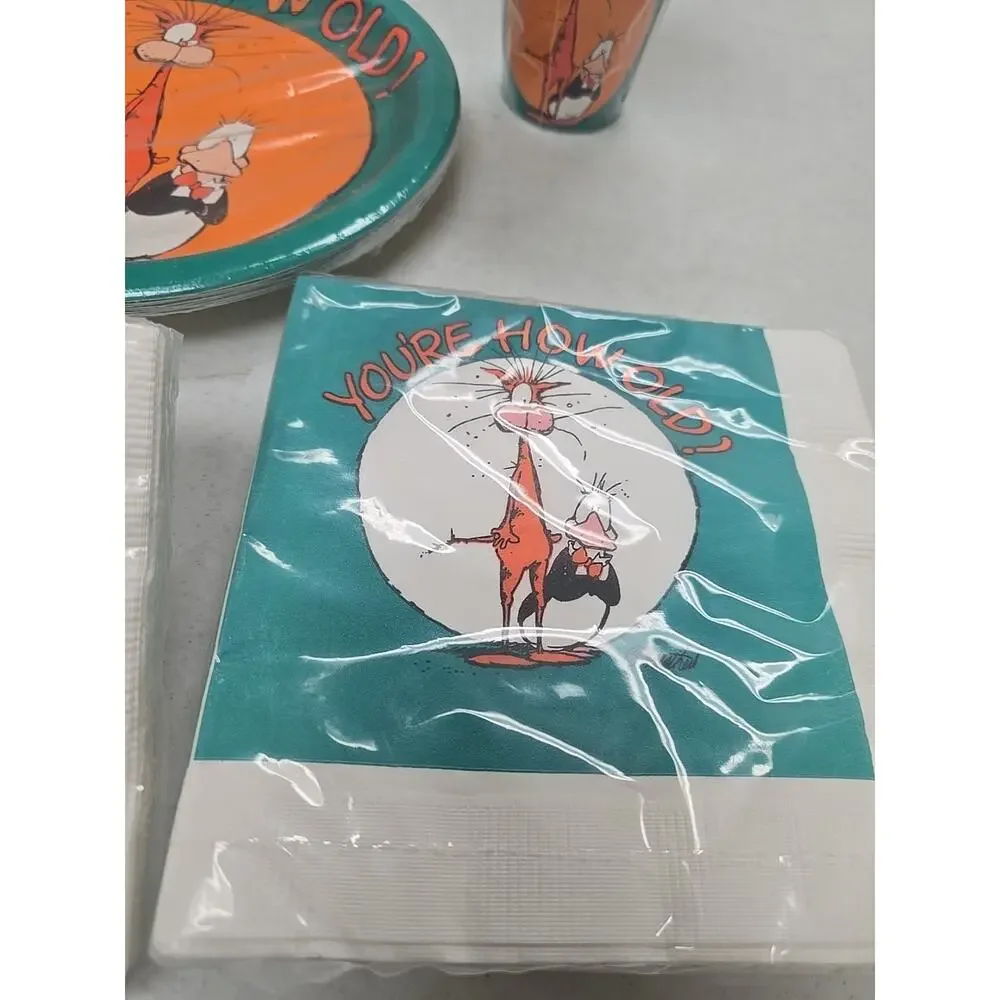 NEW VTG Berkely Breathed Napkins, Tablecover, Dinner & Dessert Plates Tablewares